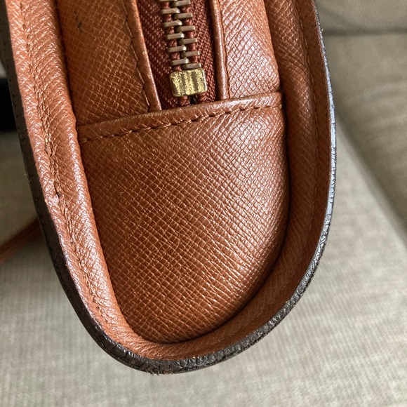 Authentic Louis Vuitton Clutch - Picture 5 of 16